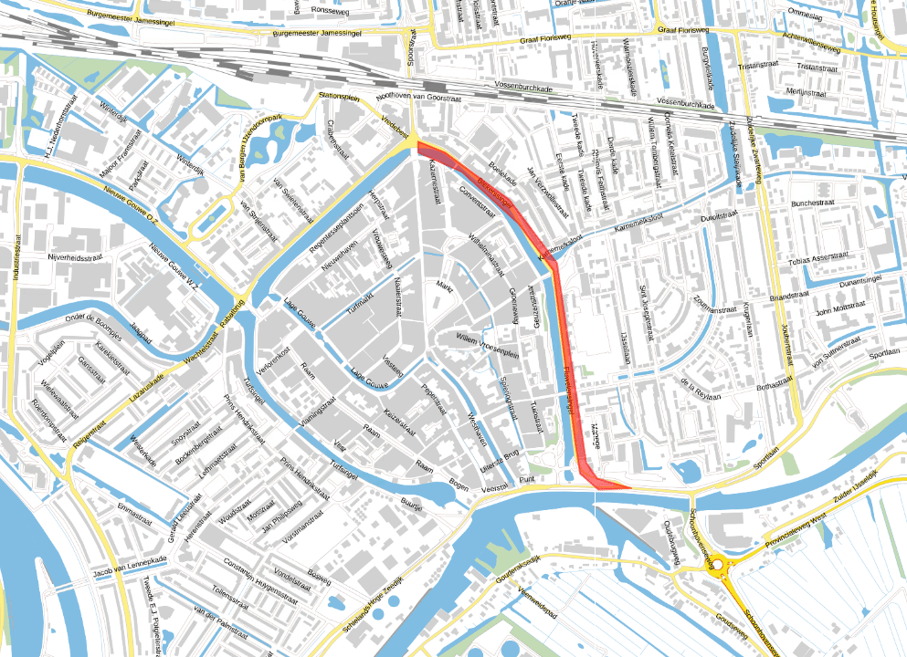 Kaart van Gouda. De Fluwelen- en Blekerssingel zijn rood gekleurd om aan te geven waar het project plaatsvindt. Deze singels liggen ten oosten van de binnenstad, naast de wijk Kort Haarlem. 